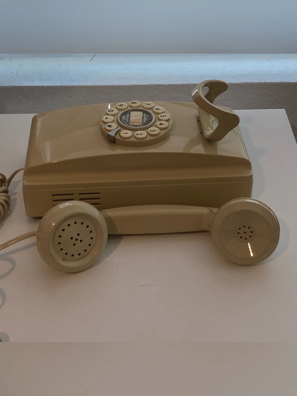 Classic Cream Rotary Wall Phone – Retro-Style Landline Handset